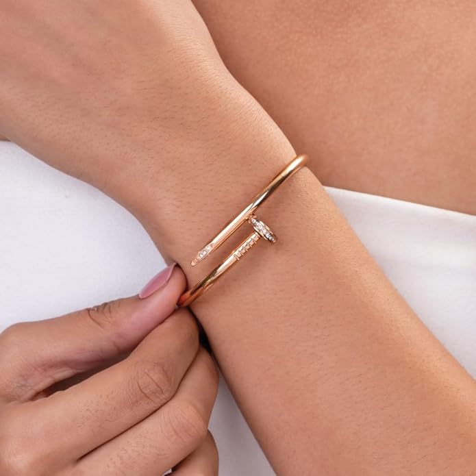 Bracelet Nail Simple Acier Titane Plaqué Or à Strass