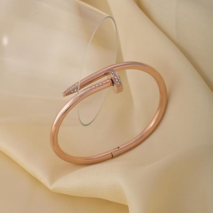 Bracelet Nail Simple Acier Titane Plaqué Or à Strass
