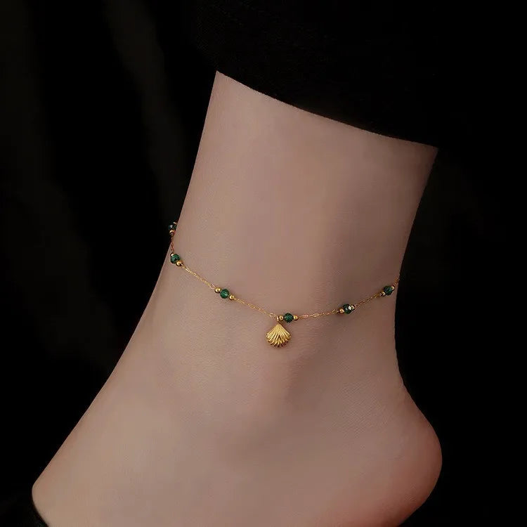 Bracelet de Cheville Style Géométrique avec Coquille et Perle – Acier Inoxydable Plaqué Or 18K