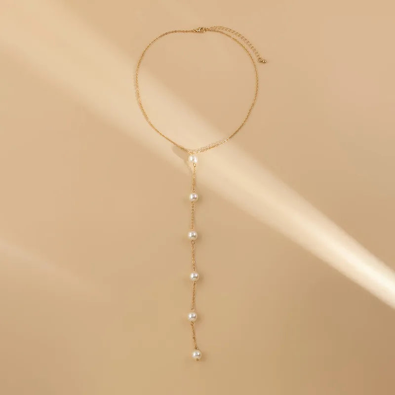 Chaîne de Corps Géométrique avec Perles d’Imitation