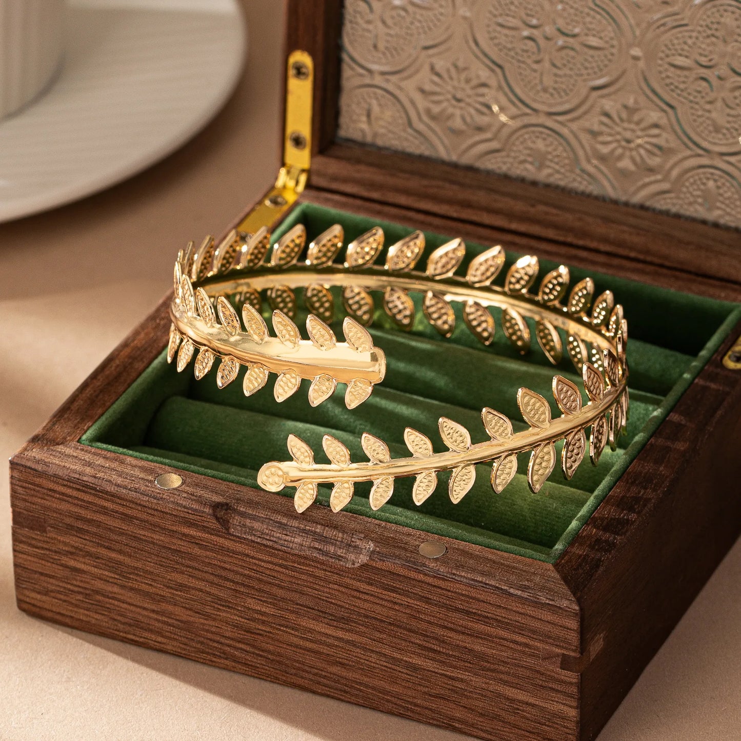 Bracelet De Bras Élégant Feuilles Alliage Plaqué Or