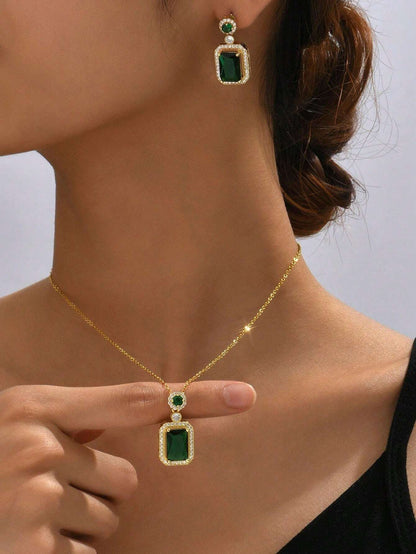 Collier avec pendentif zircone cubique et pendants d'oreilles