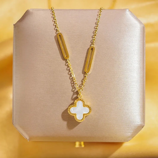 Collier Trèfle à Quatre Feuilles avec Pendentif Acrylique – Acier Inoxydable Plaqué Or 18K