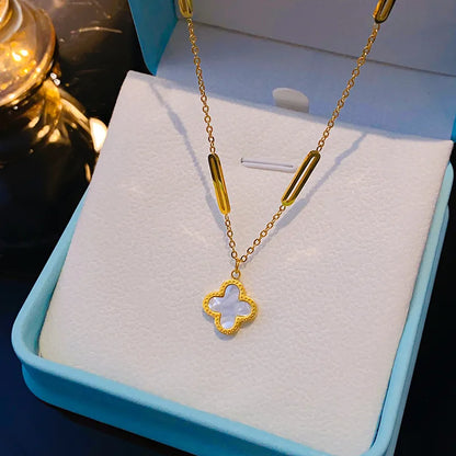 Collier Trèfle à Quatre Feuilles avec Pendentif Acrylique – Acier Inoxydable Plaqué Or 18K