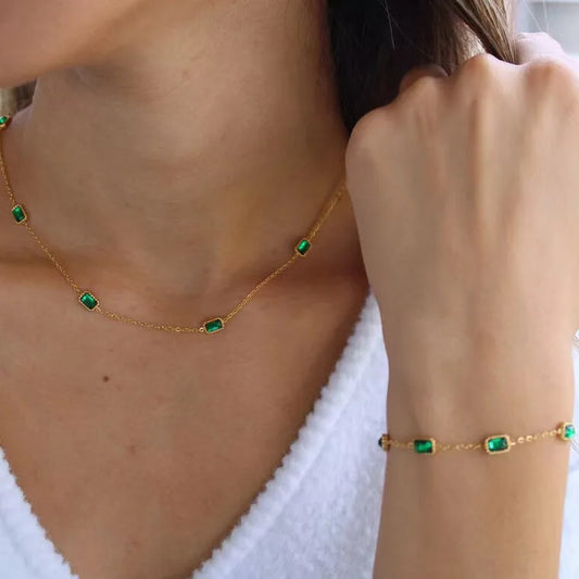 Collier  Femme – Style Classique avec Pierres Vertes Rectangulaires